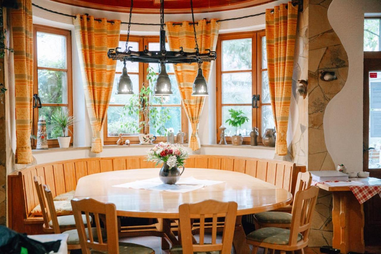 Herrenschenke-Cafe Eiring Konigsberg in Bayern Exterior photo